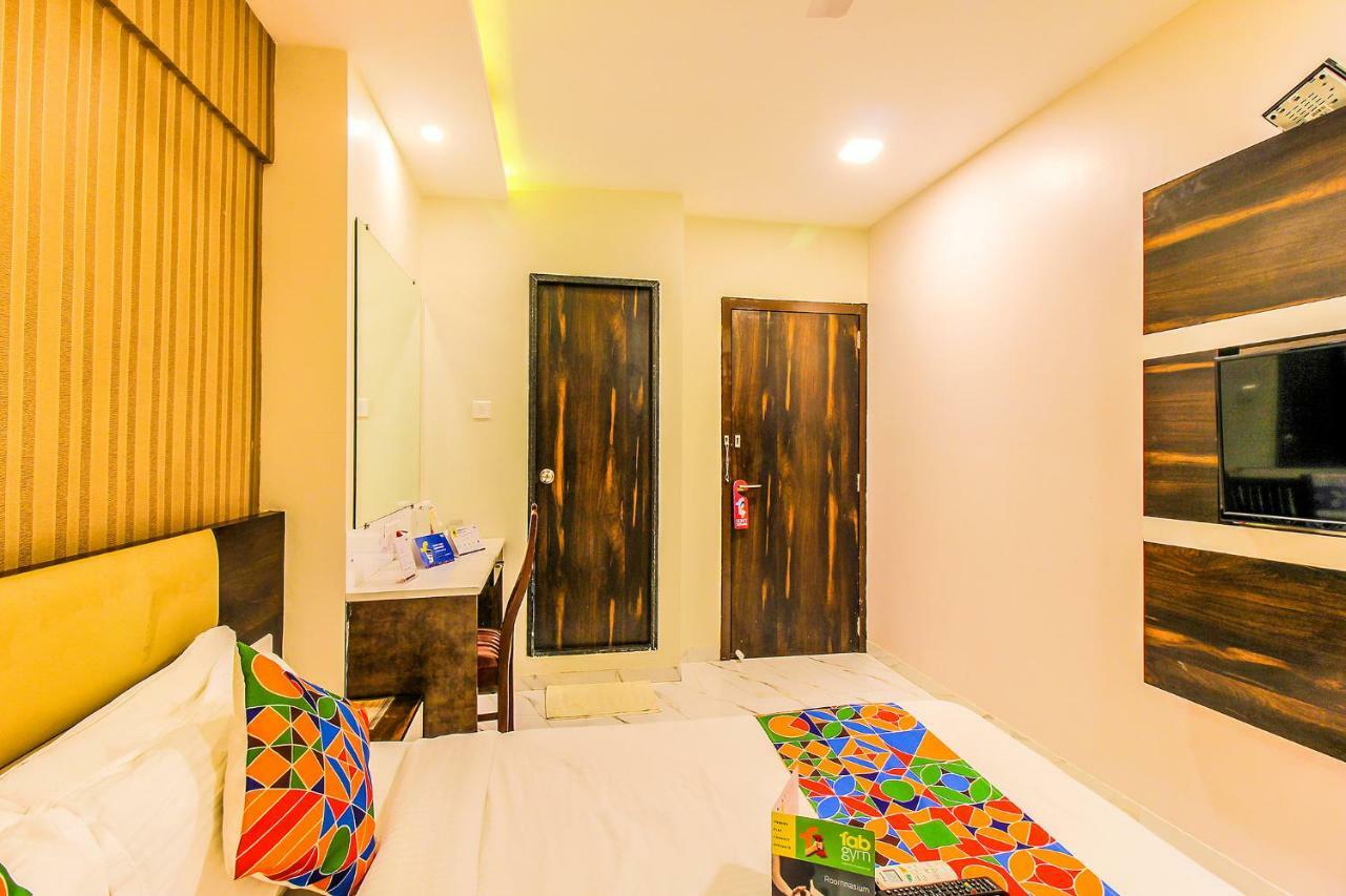 Fabhotel Plus Embassy Park Bombay Exterior foto
